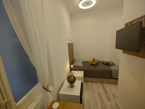 1 chambre, coffres-forts dans les chambres, fer et planche Ă repasser