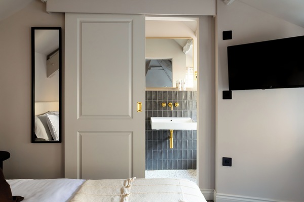 Tweepersoonskamer, 1 kingsize bed, uitzicht op de stad | Badkamer