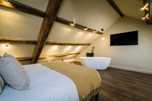 Phòng Deluxe, 1 giường cỡ king, quang cảnh thành phố | Màn/rèm cản sáng, bàn ủi/dụng cụ ủi quần áo 
