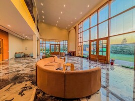 Sala de estar en el lobby