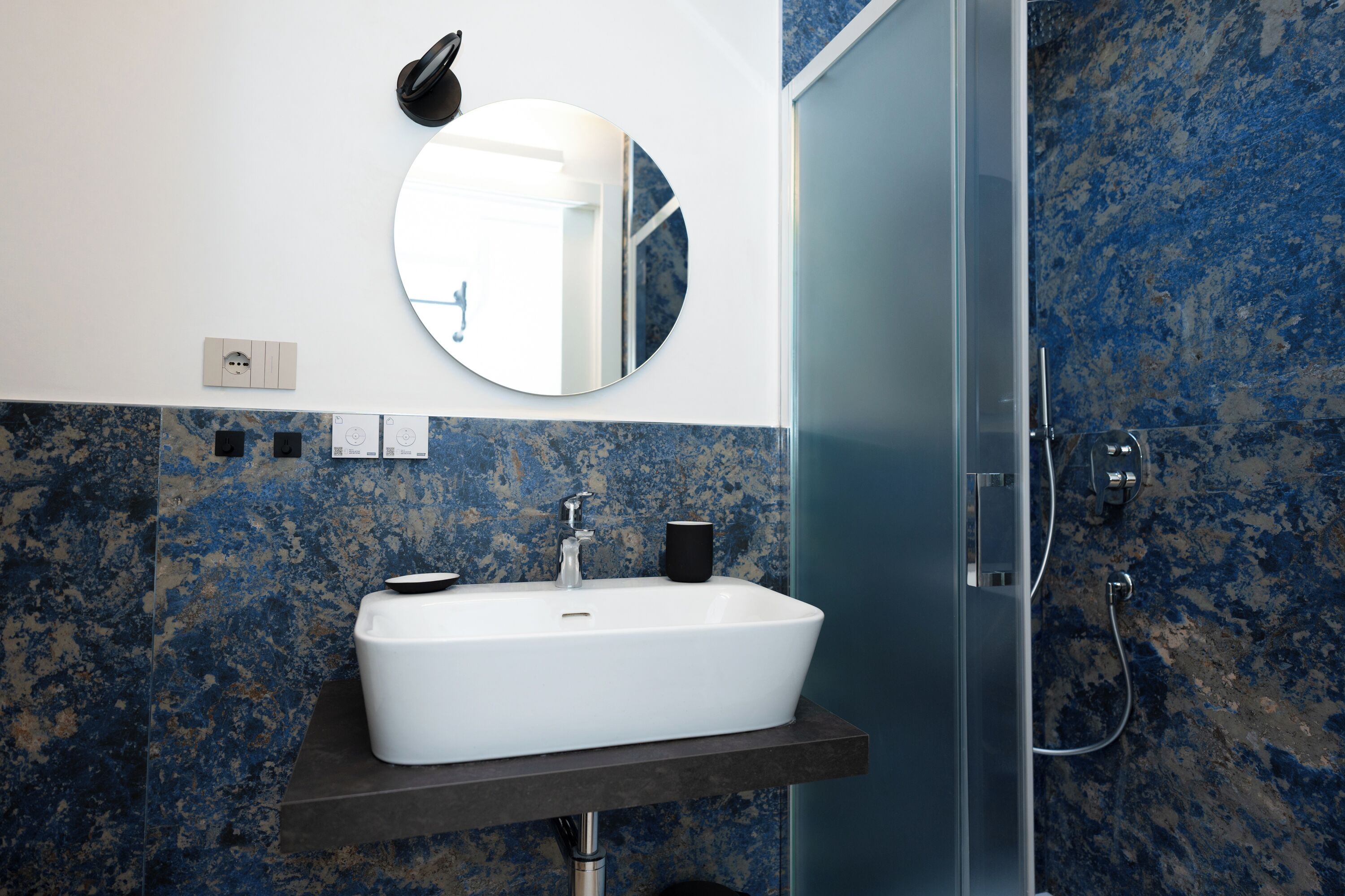 Tripla familiare, patio | Bagno | Doccia, set di cortesia gratuito, asciugacapelli, pantofole