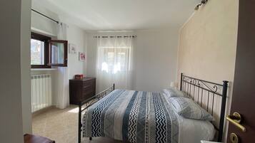 2 Schlafzimmer, Bügeleisen/Bügelbrett, Reisekinderbett, WLAN