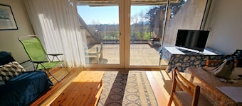 4-person apartment overlooking wooded park
