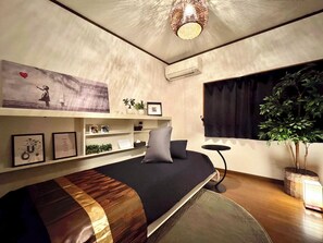 4 makuuhuonetta, työpöytä, silitysrauta/-lauta, ilmainen Wi-Fi