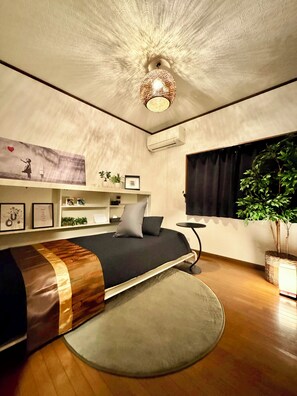 4 bedrooms, desk, iron/ironing board, free WiFi