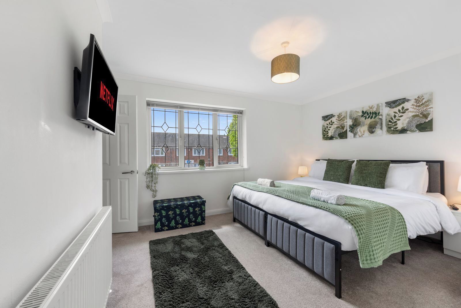 2 bedrooms, iron/ironing board, Internet, bed sheets
