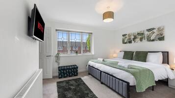 2 bedrooms, iron/ironing board, Internet, bed sheets