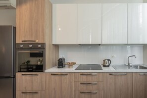 Refrigerador, horno, placa de cocina, lavavajillas