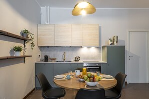 Fridge, oven, stovetop, dishwasher - Bazzi - App. 04 | 60 sqm well organized, comfortable to live in (Milan)