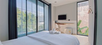 5 minutes to the clock tower! 
Hostel with common room & view point city