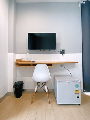 Interior - 5 minutes to the clock tower! 
Hostel with common room & view point city (Tambon Betong)