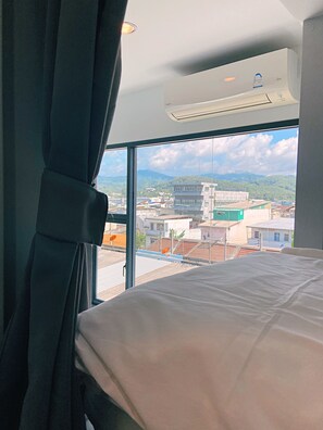 5 bedrooms, WiFi, bed sheets
