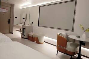Luxury Double Room | Free WiFi