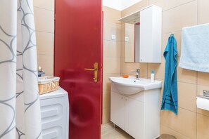 تجهيزات دش، مجففات شعر، مناشف