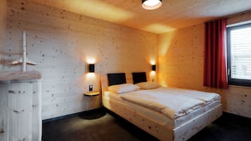 2 Schlafzimmer, Reisekinderbett, kostenloses WLAN, Bettwäsche