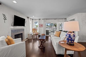 Smart TV, books - Great Beach Condo in Quiet Section of Wild Dunes Resort! *301 Yacht Harbor* (Isle Of Palms)