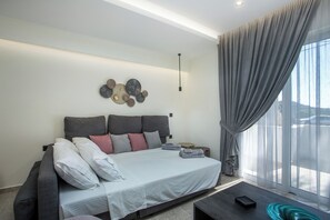 1 bedroom, in-room safe, desk, iron/ironing board