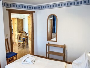 1 chambre, lit parapluie, Wi-Fi gratuit, draps fournis