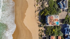 Am Strand, Liegestühle, Strandtücher