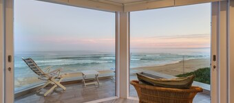 Elegant & Relaxed

Beachfront Bliss-Wake Up to the Sound of the Ocean-Sleeps 16
