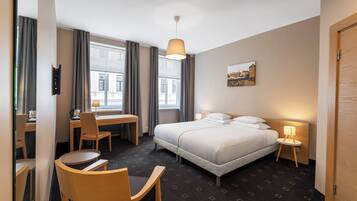 Chambre Double Confort, vue ville | Bureau, Wi-Fi gratuit, draps fournis