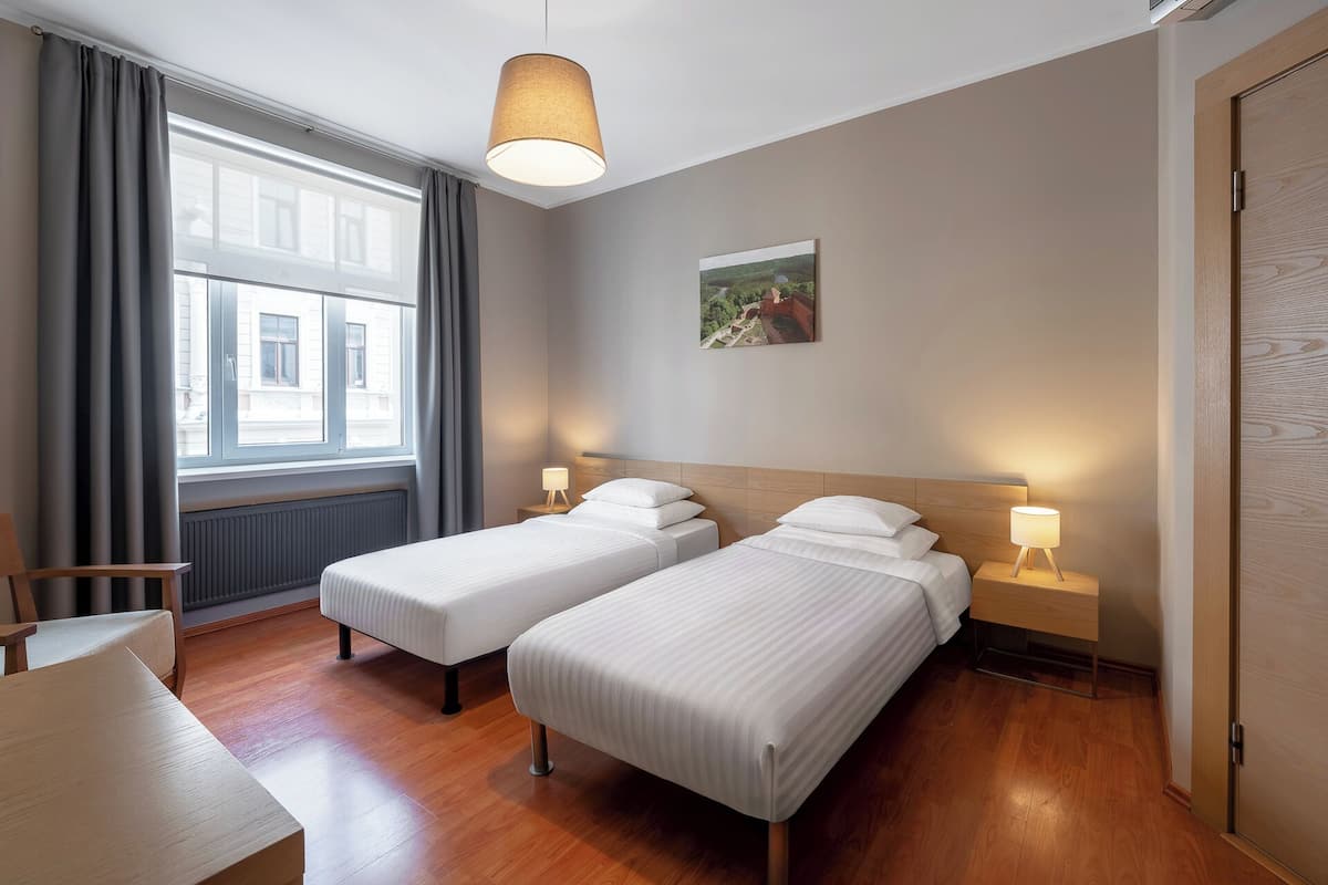 Comfort Twin Room, City View | Desk, free WiFi, bed sheets