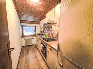 Ugn och diskmaskin