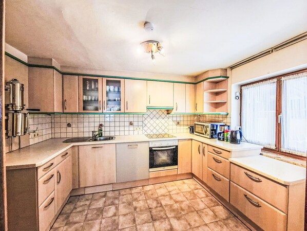 Microwave, oven, dishwasher