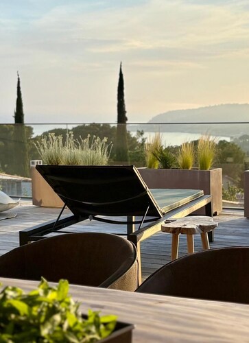 CASSIS VILLA WITH SEA & CAP CANAILLE VIEWS, PRIVATE HEATED POOL