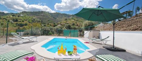 Bañera de hidromasaje al aire libre