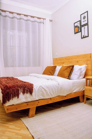 2 bedrooms, iron/ironing board, WiFi, bed sheets - Affordable Luxury 2BR Apt with Open Kitchen near Soroti Flying School (Soroti)