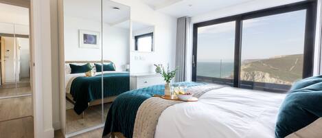 4 habitaciones, escritorio, tabla de planchar con plancha y wifi gratis