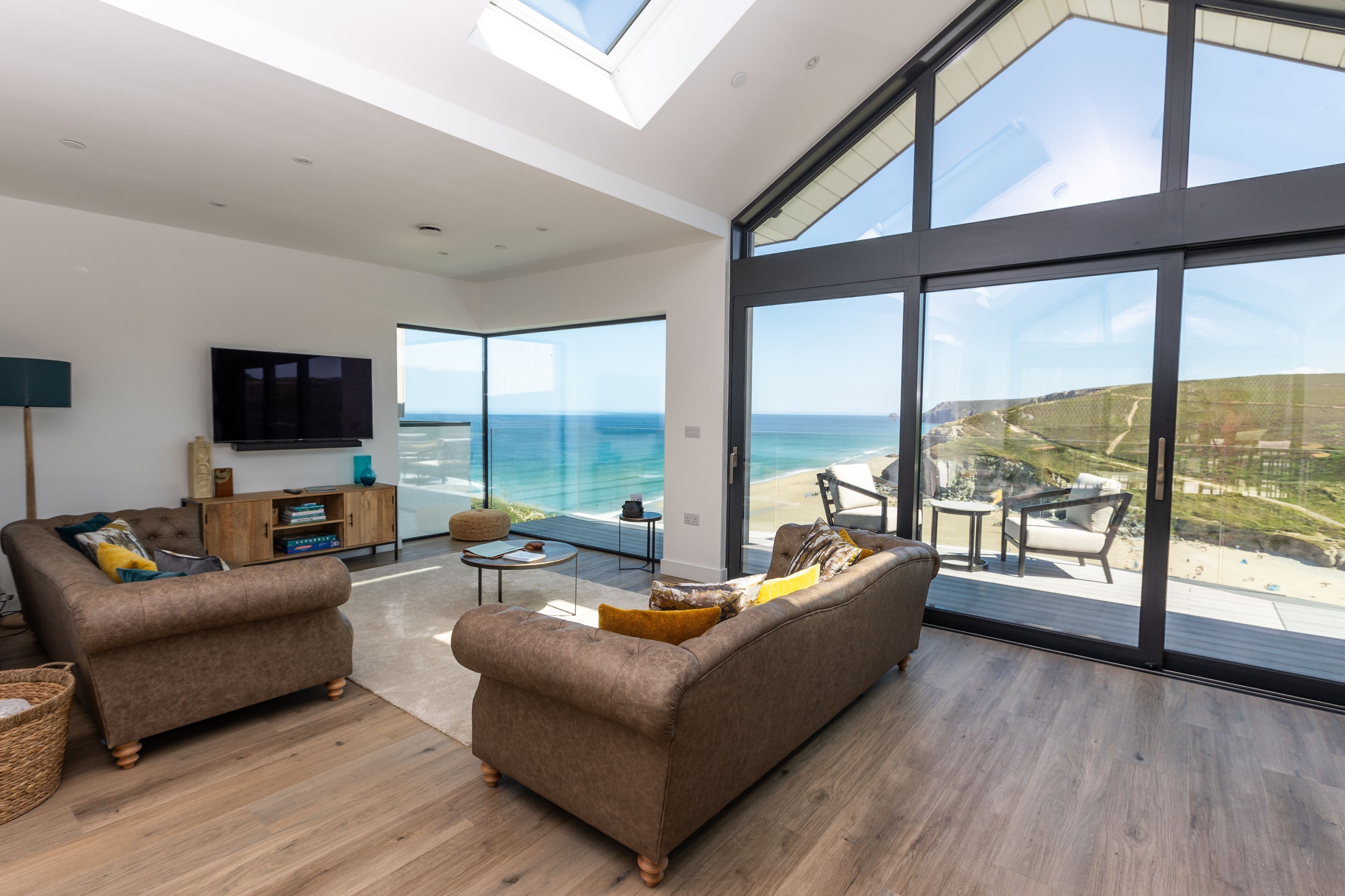 Smart TV, books, music library, stereo