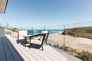 Terrace/patio - Ocean Skies - sleeps 10 guests in 4 bedrooms (Porthtowan)