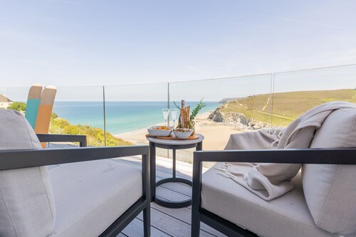 Ocean Skies - sleeps 10 guests  in 4 bedrooms