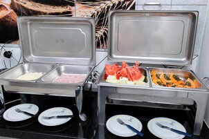 Desayuno buffet incluido todos los días 