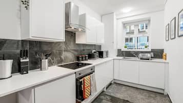 KylskÄp, mikrovÄgsugn, ugn och spishÀll