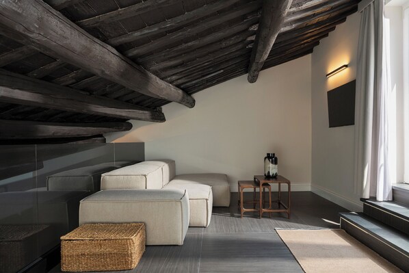 Grand Suite | Living area