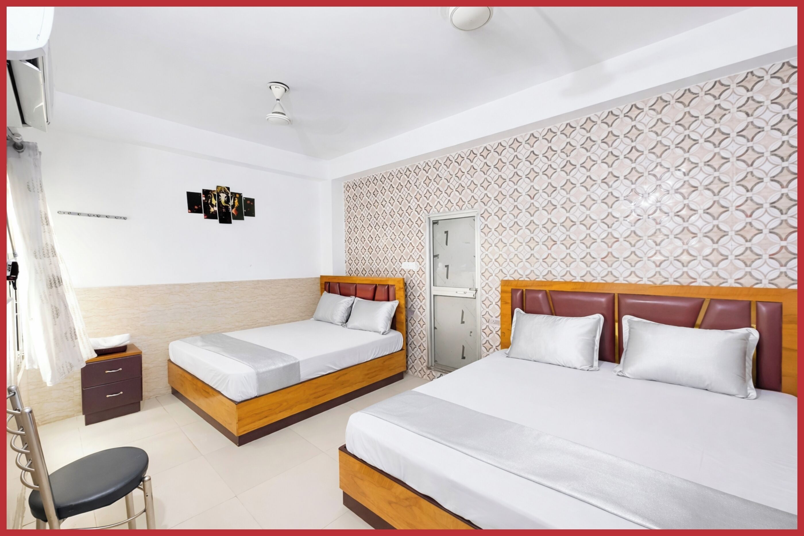 セーフティボックス (室内)、デスク、防音設備、WiFi (無料)