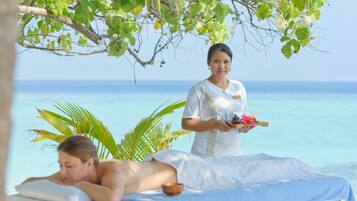 Couples treatment rooms, body treatments, aromatherapy