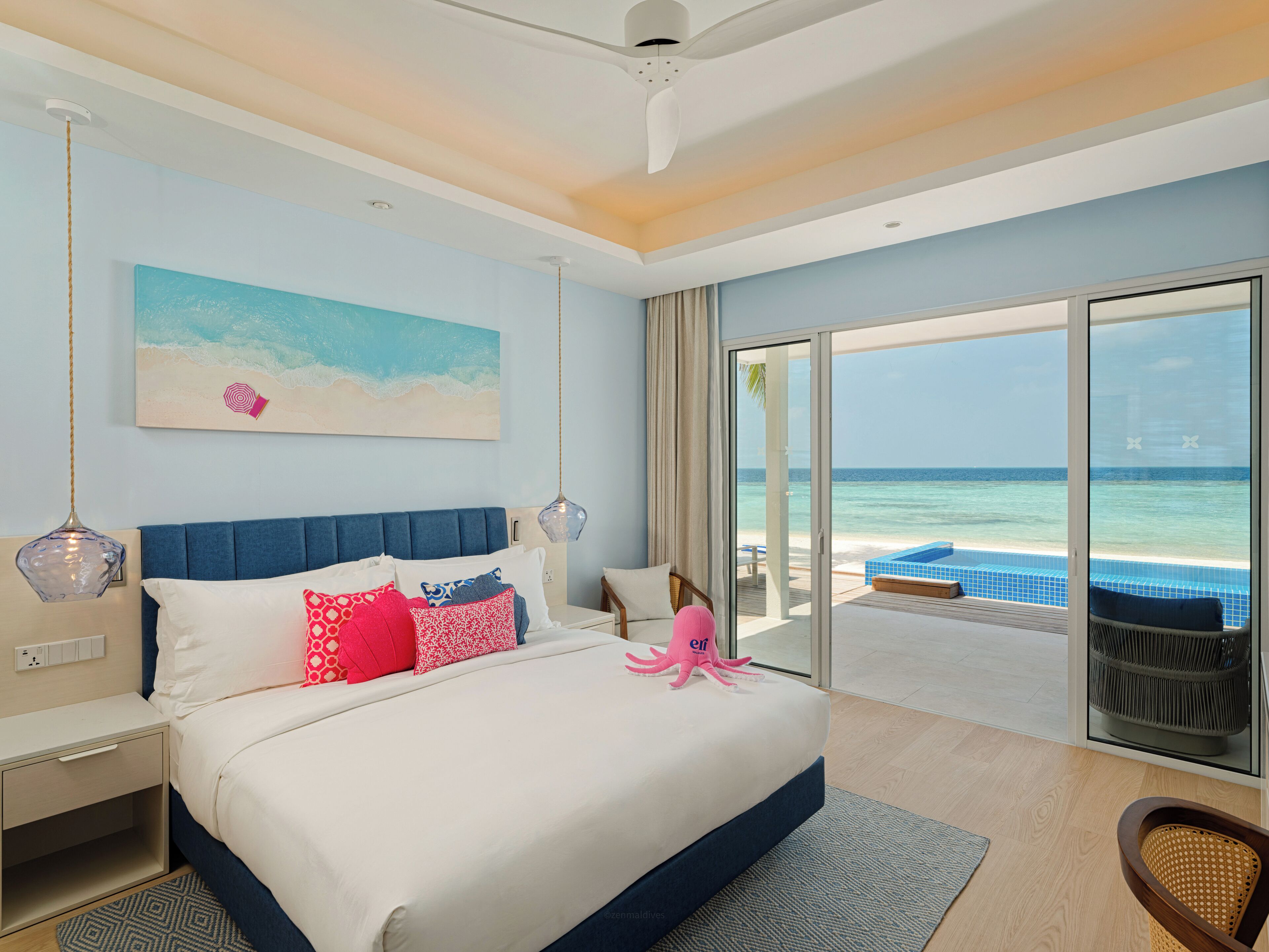 Beach Pool Villa | Sengetøy av topp kvalitet, minibar, safe på rommet og blendingsgardiner