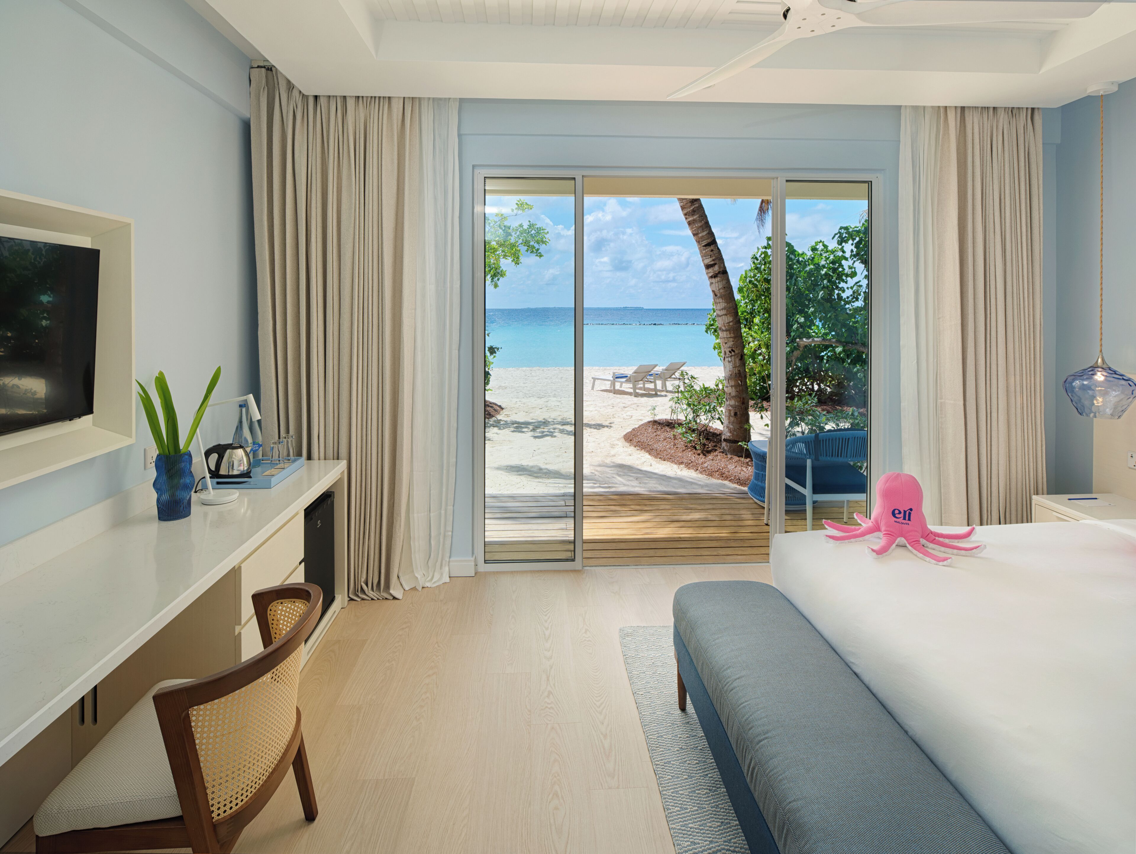 Beach Studio | Premium bedding, minibar, in-room safe, blackout drapes