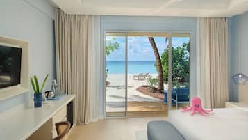 Beach Studio | Premium bedding, minibar, in-room safe, blackout drapes