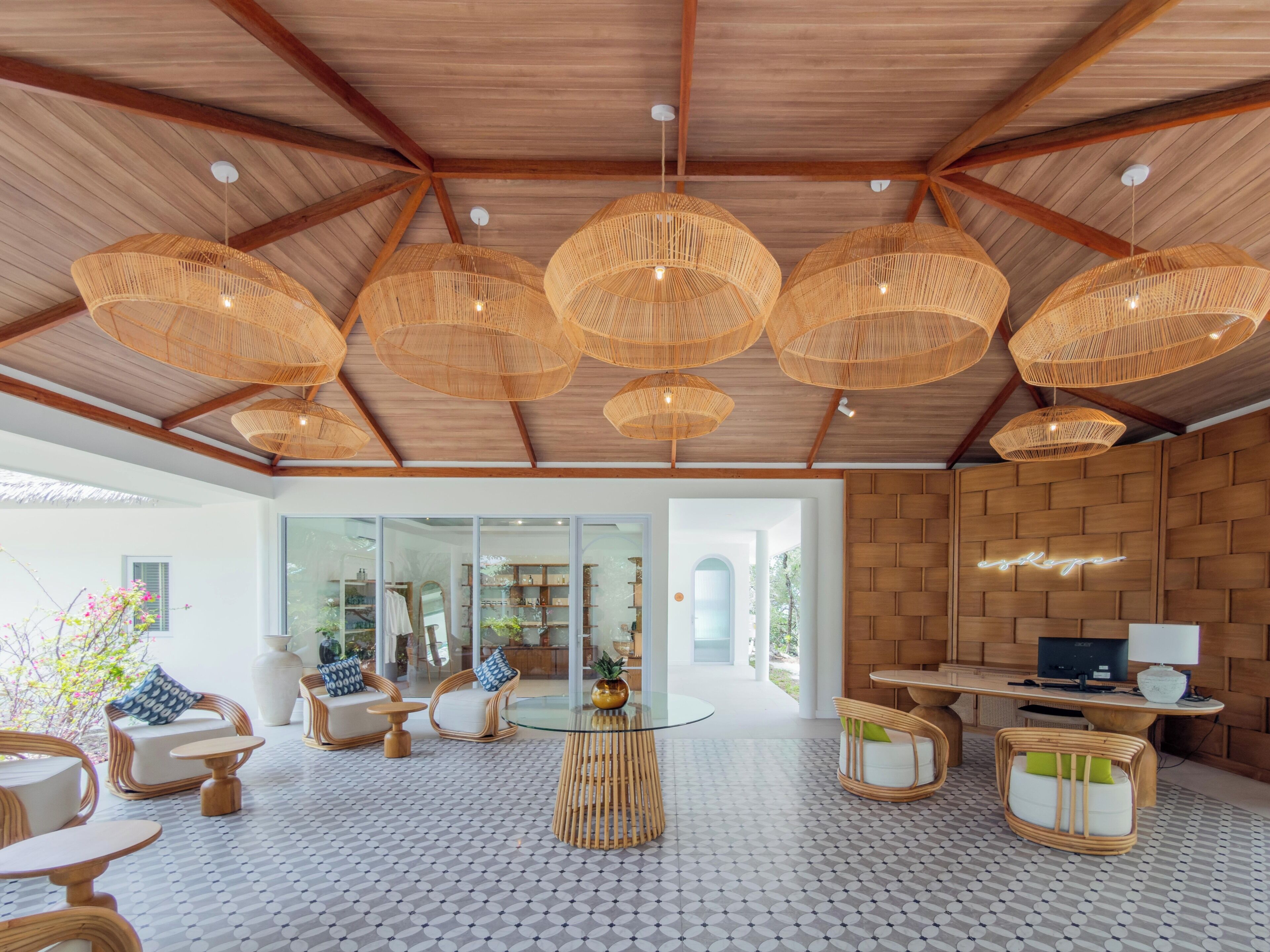 Couples treatment rooms, body treatments, aromatherapy