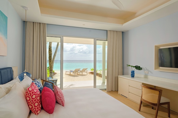 Sengetøy av topp kvalitet, minibar, safe på rommet og blendingsgardiner