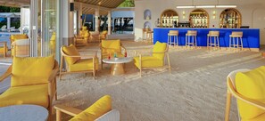 2 bars/lounges, beach bar - Eri Maldives (Eriyadu)