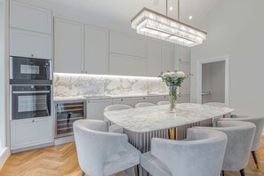 Apartment | 4 bedrooms - Wimpole Mews - 4 Bedroom Apartment (London)