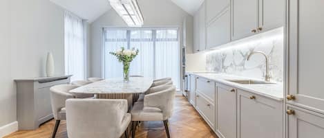 Apartamento, para fumantes | 4 quartos