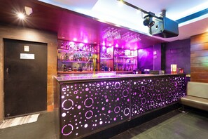 酒吧（店内）