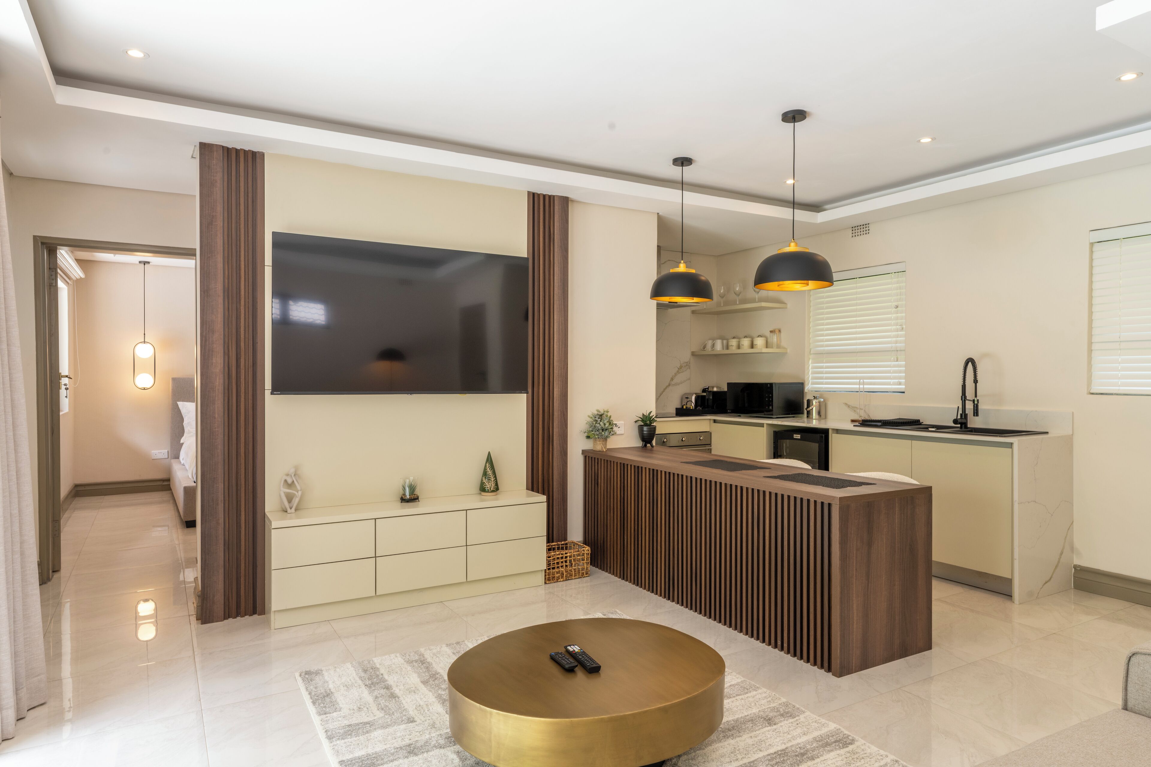 Studio Suite Deluks, 1 Tempat Tidur King, dapur kecil, pemandangan kolam renang | Area keluarga